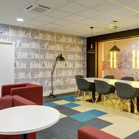 Hub At New Bridewell Apartment *