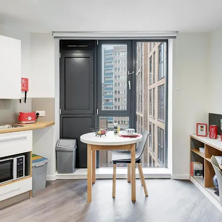 Апартаменты Hub At New Bridewell