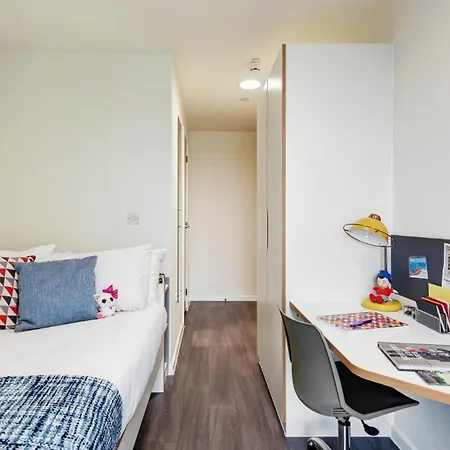 Hub At New Bridewell * Бристоль